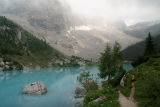 Het azuurblauwe Lago di Sorapis, Dolomieten. B. Vonk